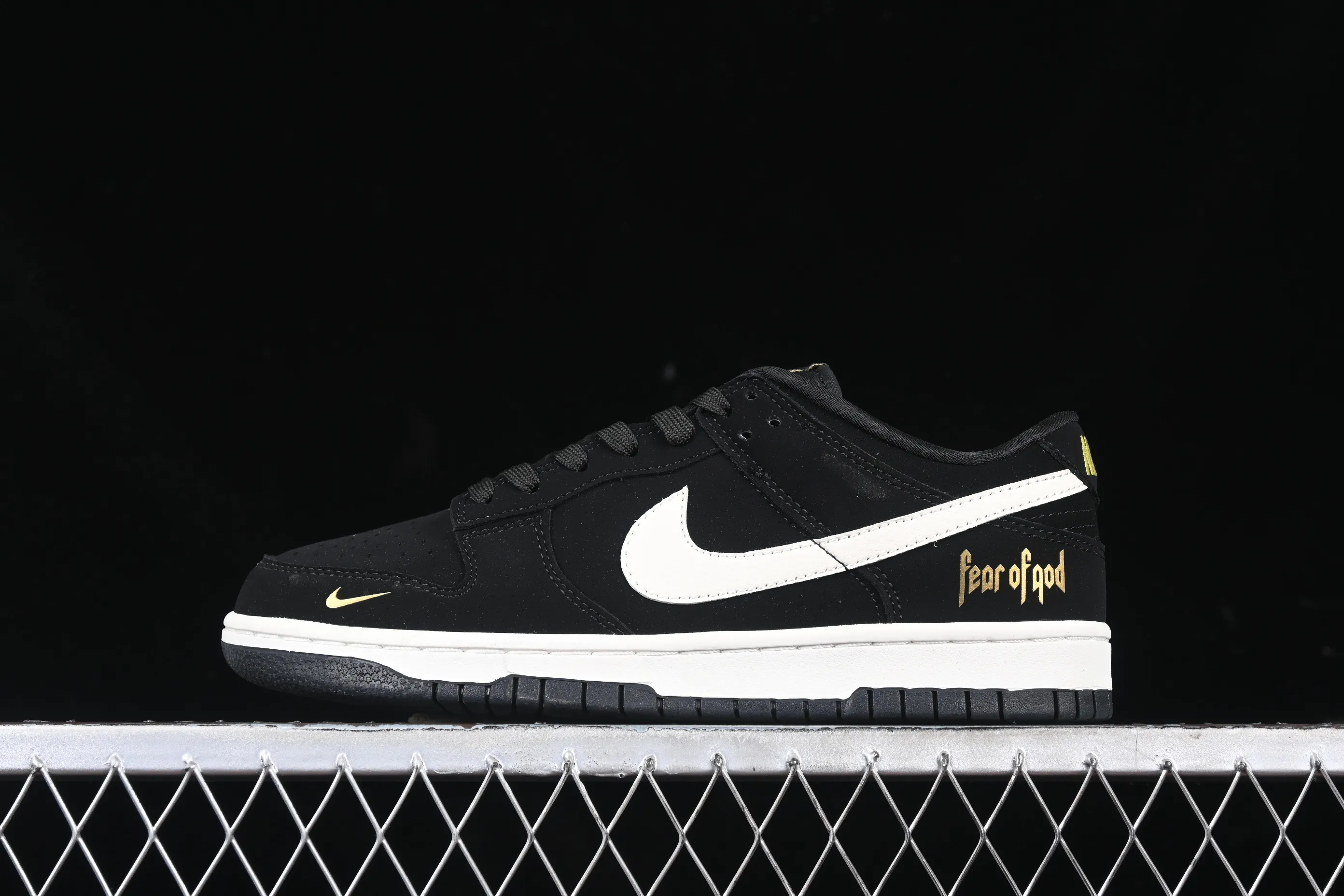 All categories Nk SB Dunk series Nk SB Dunk Low low-top sneakers Nk SB Dunk Low FOG joint-Zhubabai hook Anniversary high-end customization low-top casual sneakers KK1333-016